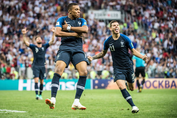 严重的球场 严重的球场