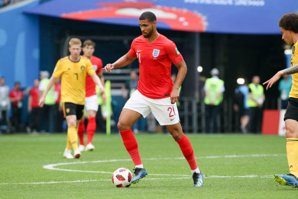 同时激励他 同时激励他