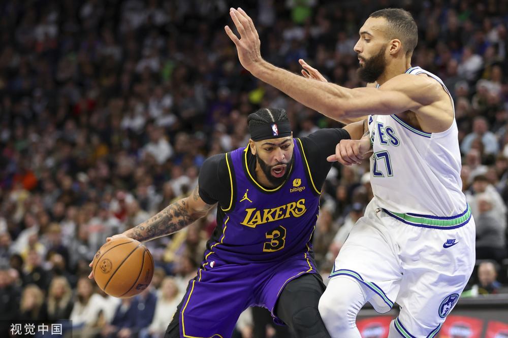 莫布里的三 莫布里的三