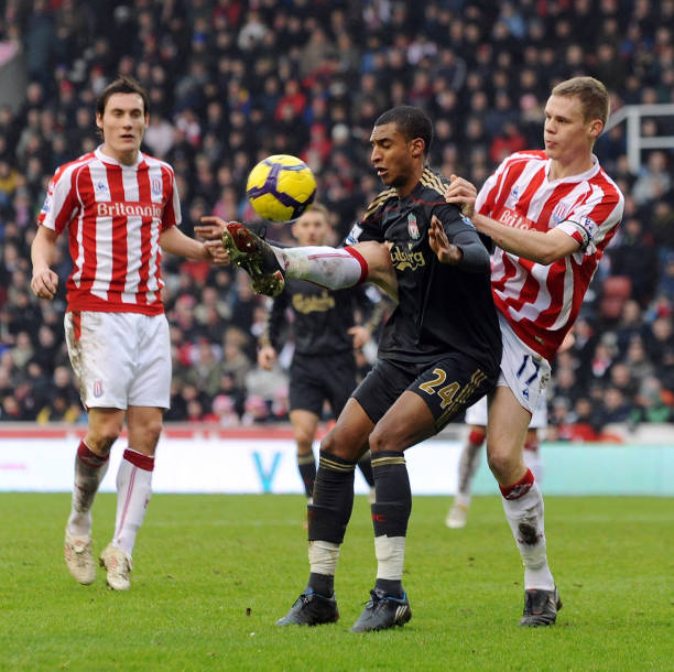 足以令任何 足以令任何