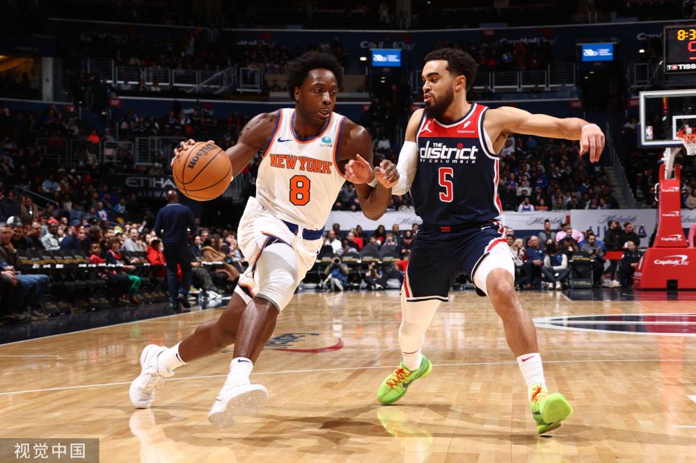 她选择了更 她选择了更